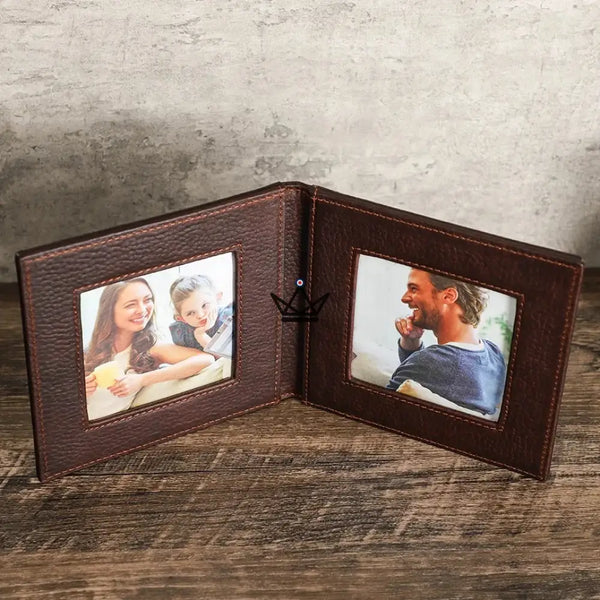 Personalisierbarer, aufklappbarer Leder-Doppelbilderrahmen — Voyageur SOUVENIR – 2/9