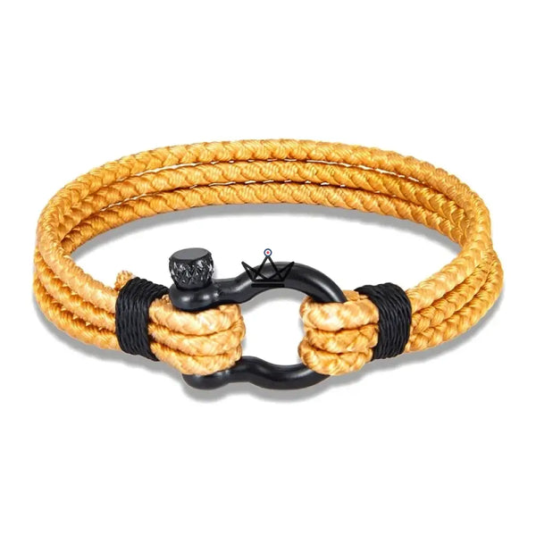 Geflochtenes Kordelarmband mit schwarzem Segelschäkel aus Edelstahl — BOSCO, Kamel / S