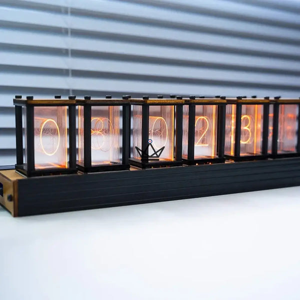 Nixie-Röhrenuhr aus Walnussholz, 6 Ziffern - ANODIA