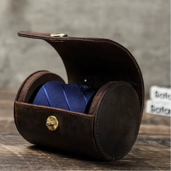 Personalisierbares Krawattenetui aus Leder, für 1 oder 2 Krawatten — ASCOT Traveller, 1 Krawatte
