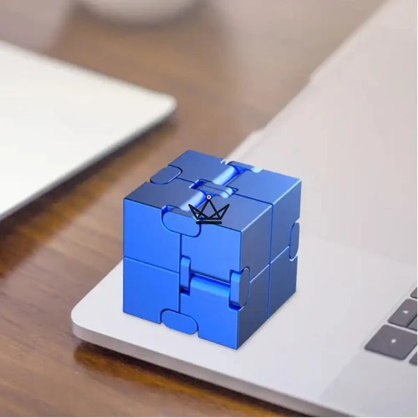 Anti-Stress-Metall-Infinity-Cube für den Schreibtisch - SPIRA