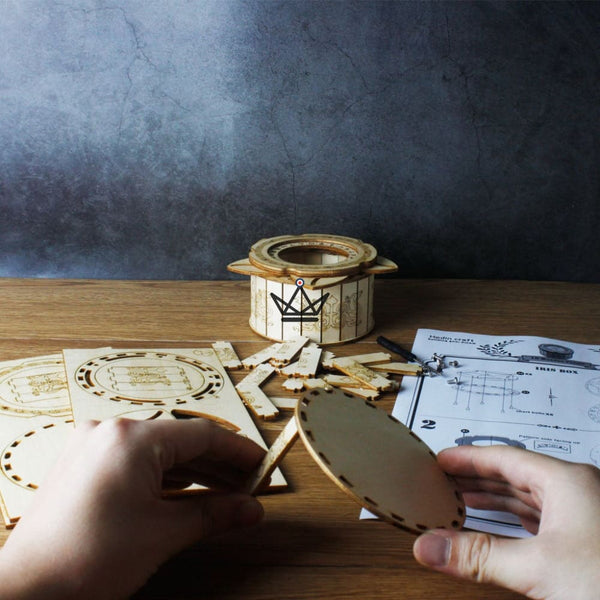 3D-Holzpuzzle runde Geheimbox, Iris-Blendenmechanismus