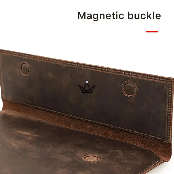 Personalisierbare Macbook-Hülle aus Leder 13"-14" - Voyageur MISSIVE