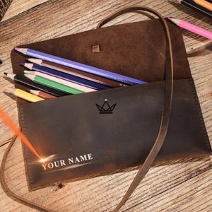 Étui personnalisable en cuir pour stylos et crayons – Voyageur Spool - [] - trousse personnalisable - Cadeau, Noël, Anniversaire, Original, Fête des pères, fête des mères - Atelier Atypique