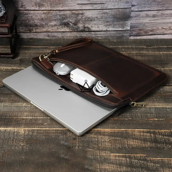 Personalisierbare Lederhülle für MacBook AIR & PRO – Voyageur Centurion