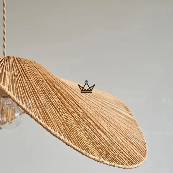 Hängeleuchte FOLIA — handgeflochtenes Rattan, Blattform