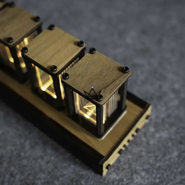 Nixie-Röhrenuhr aus Walnussholz, 6 Ziffern - ANODIA