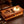 Zigarrenaschenbecher aus Massivholz mit Whisky-Ablage und Schublade - Whisky Butler