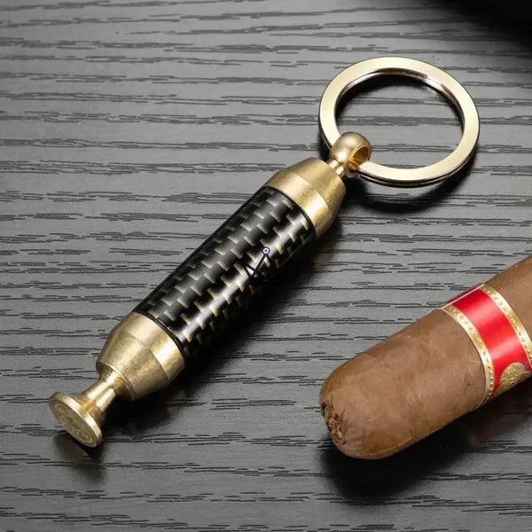 Goldener 2-in-1-Zigarrenbohrer-Schlüsselanhänger mit Nadel — SCEPTRE – 2/9