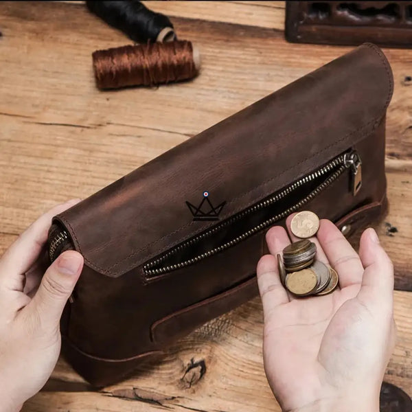 Personalisierbare iPad mini-Organizer-Tasche aus Leder mit Handschlaufe — Voyageur MANUSCRIT – 9/10